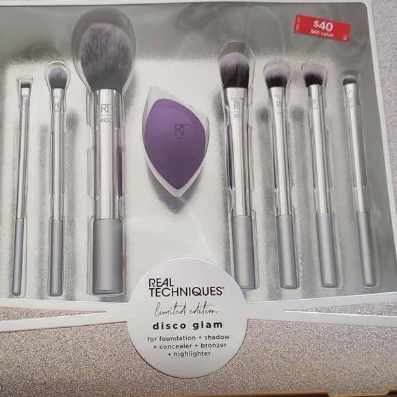 Real techniques - Picture 2 of 2